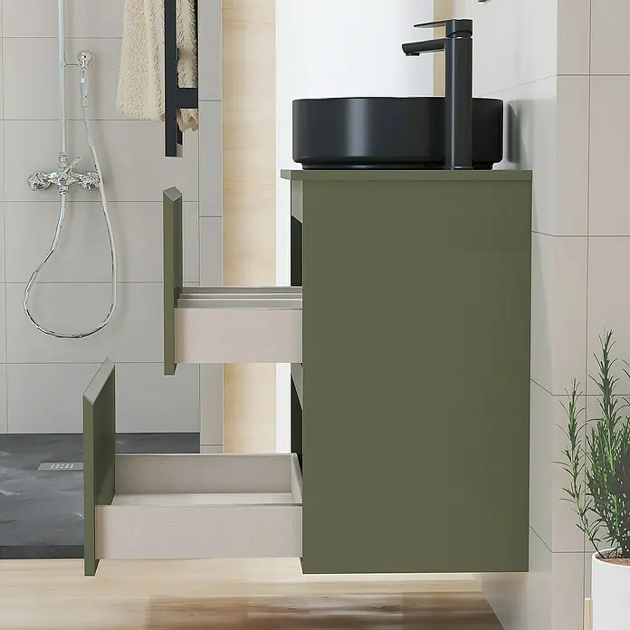 Artysan Mueble bajo de lavabo Cíes - L x An x Al: 38,6 x 60 x 64 cm, Musgo - Un mueble de baño verde con dos cajones abiertos y un lavabo negro en un baño moderno.