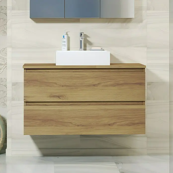 Artysan Mueble bajo de lavabo Fons - L x An x Al: 44,6 x 100 x 64 cm, Roble Guadarrama - Baño moderno con un mueble de lavabo de madera clara con un lavabo sobre encimera. Los cajones ofrecen un amplio espacio de almacenamiento.