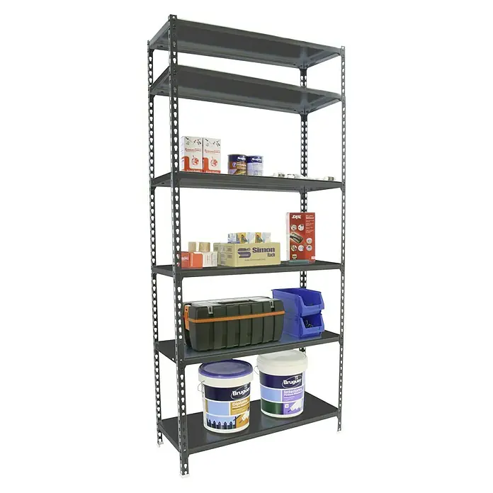 Simonrack Simonclick Metallregal Simonclick Plus - H x B x T: 250 x 90 x 30 cm, Traglast pro Boden: 180 kg, Anzahl Böden: 6 Stk., Stecken, Anthrazit/Anthrazit - Ein graues Schwerlastregal mit sechs Ablagen, beladen mit Farbeimern, Werkzeugkisten und anderen Gegenständen für die Werkstatt.