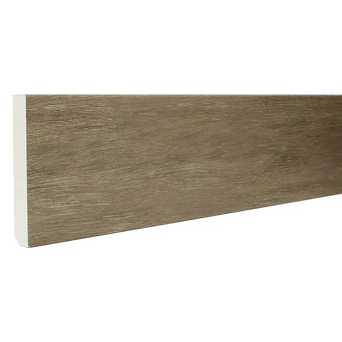 Rodapié Hawaian Sand - 2,2 m x 13 mm x 90 mm - Primer plano de un zócalo con textura de madera y borde blanco, ideal para espacios de vida modernos.