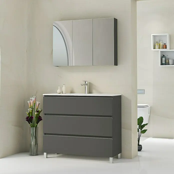 Artysan Mueble bajo de lavabo Ons - L x An x Al: 38,6 x 100 x 83,3 cm, Antracita - Un baño moderno con un mueble de lavabo gris, un armario con espejo y estantes blancos.
