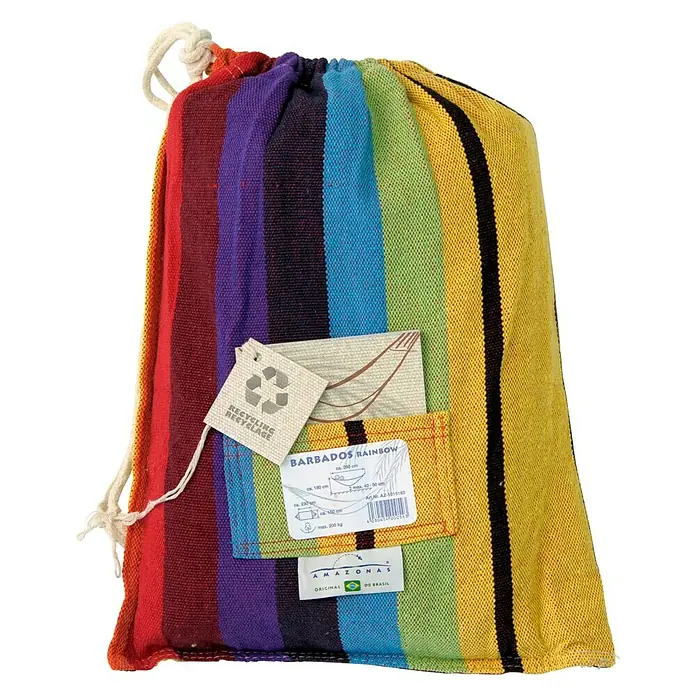 Amazonas Hängematte Barbados - Rainbow - Bunte Hängematte "Barbados Rainbow" von Amazonas, verpackt in einem farbenfrohen Tragesack mit Produktinformationen.