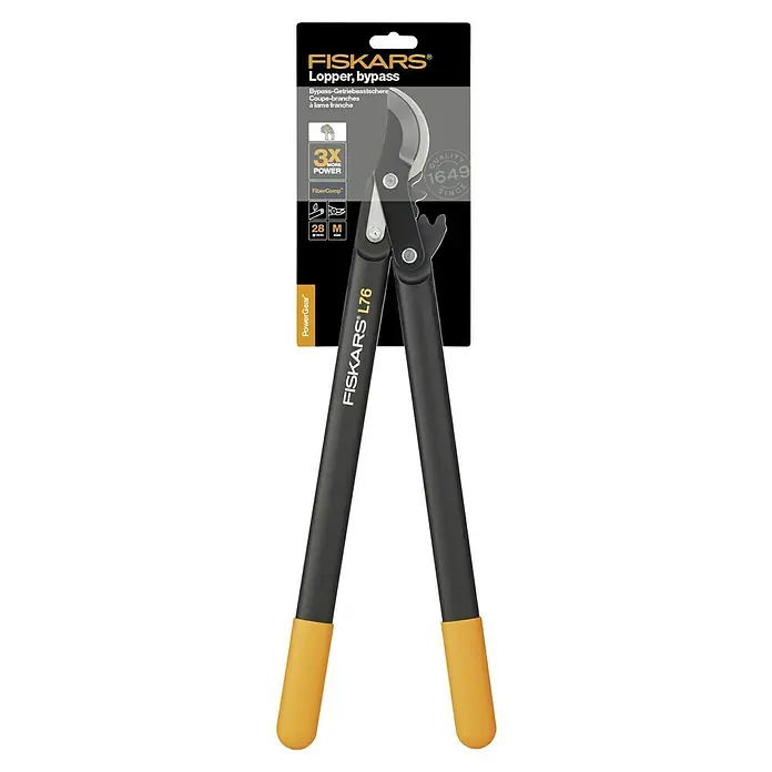 Fiskars Hand-Astschere PowerGear II L76 - Länge: 55,7 cm, Max. Aststärke: 28 mm, Stahl, Orange/Schwarz - Abbildung einer Fiskars L76 Bypass-Getriebeastschere mit schwarzem Griff und gelben Akzenten, ideal für müheloses Schneiden von Ästen.