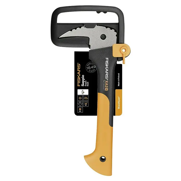 Fiskars WoodXpert Sappie XA2 - 35 cm - Nahaufnahme einer Fiskars Sappie XA22, einem Werkzeug zum Heben und Bewegen von Baumstämmen, mit schwarzem Griff und gelbem Akzent.