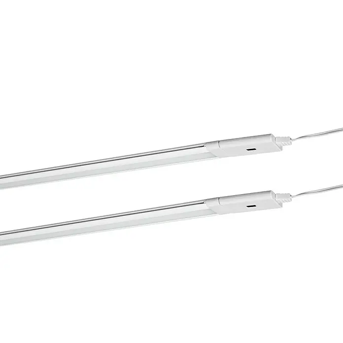 Ledvance Lámpara fluorescente LED sllim - 18 W, Blanco, Largo: 50 cm, 2 ud. - Dos tubos fluorescentes LED blancos posicionados sobre un fondo negro, destacando su diseño moderno y su funcionalidad.
