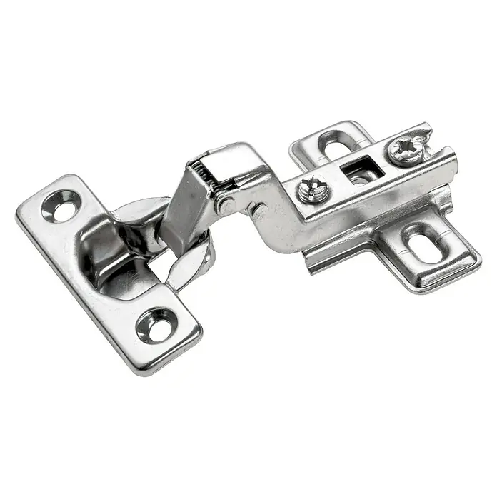 Hettich Topfscharnier - Innenanschlag, Durchmesser Topf: 26 mm, Öffnungswinkel: 95 ° - Bild einer Möbelscharnier aus Metall, das auf einem schwarzen Hintergrund liegt.