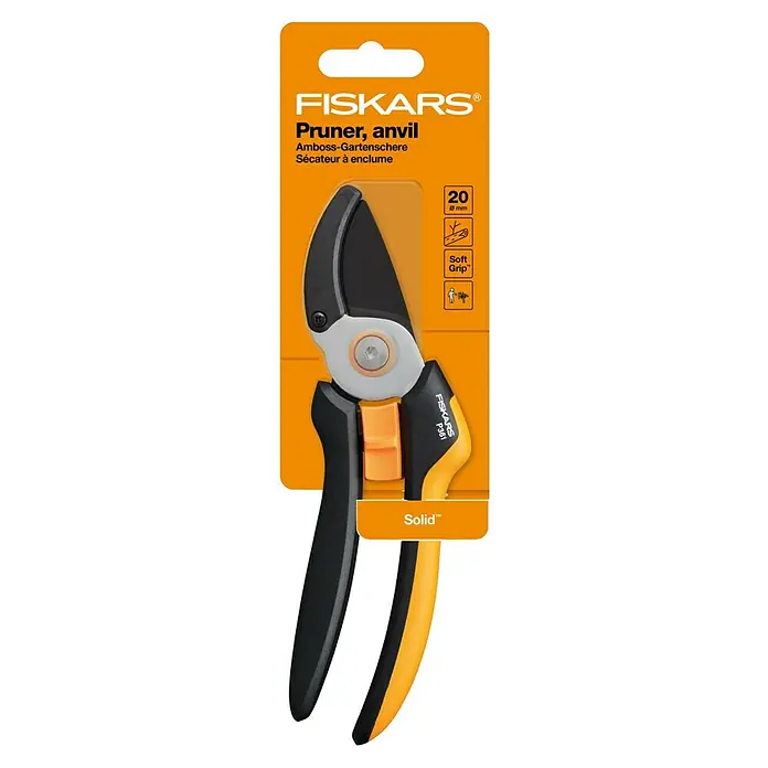Fiskars Solid Gartenschere P361 - Amboss, Max. Aststärke: 20 mm - Nahaufnahme einer Fiskars P361 Amboss-Gartenschere mit schwarzem Griff und orangefarbenen Akzenten.
