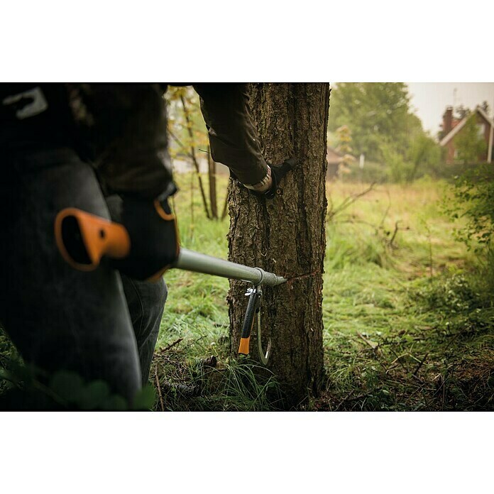 Fiskars WoodXpert Fällheber70 cm Use Shot