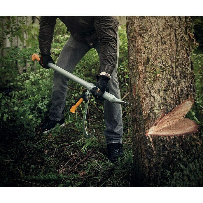 Fiskars WoodXpert Fällheber70 cm Use Shot