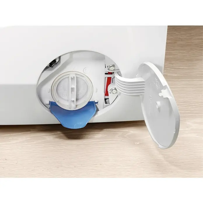 AEG Lavadora EN7F4722AN - L x An x Al: 55,3 x 59,6 x 81,9 cm, 7 kg, Potencia máx.: 2.200 W - Primer plano de la puerta de servicio de una lavadora, que permite el acceso al filtro y a la bomba.