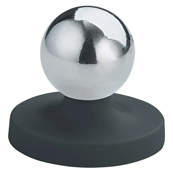 Trio Lighting Lámpara de sobremesa Maxi 3 en 1 - 2 W, Negro, 200 lm - Primer plano de un tamper de café con una base de bola de acero inoxidable brillante y un mango redondo gris.