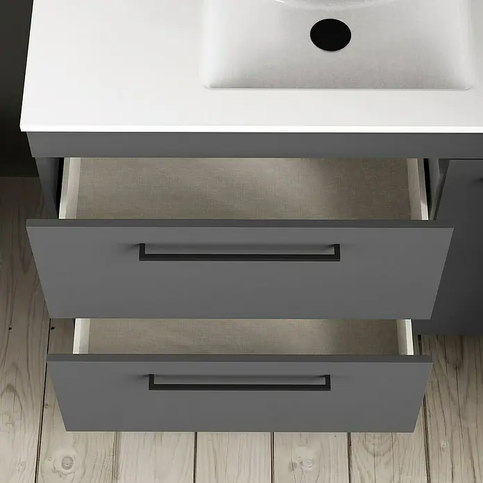 Artysan Mueble bajo de lavabo Tabarca - L x An x Al: 44,6 x 100 x 83,3 cm, Antracita - Primer plano de un mueble de baño con dos cajones grises con elegantes tiradores negros, que muestran un almacenamiento moderno y funcional.