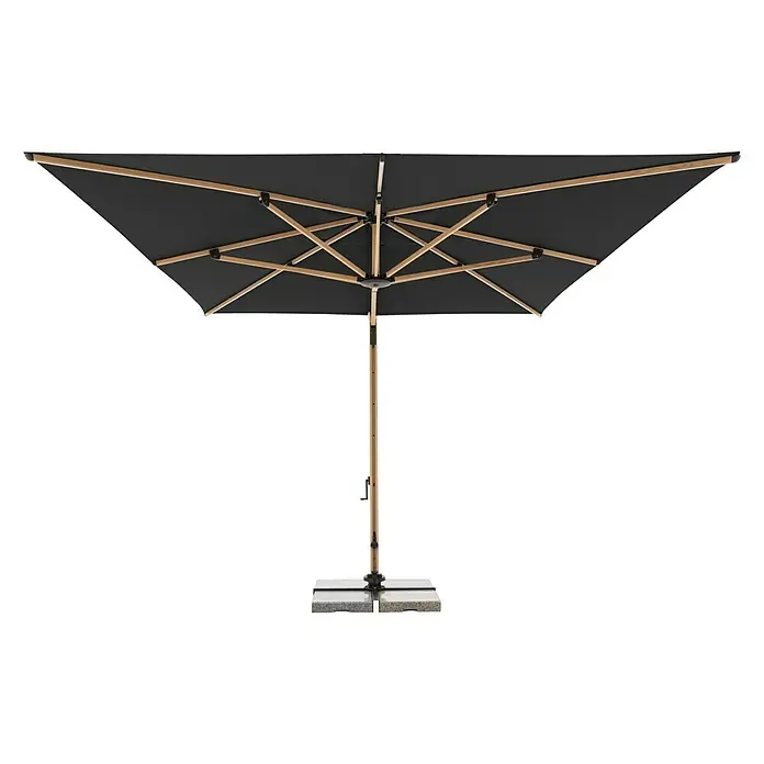 Doppler Alu Wood Ampelschirm Ultra XL - Anthrazit, Bespannungsmaß (L x B): 300 x 400 cm - Aufnahme eines quadratischen Sonnenschirms mit Holzrahmen und dunklem Stoff, der Schatten spendet und vor Sonne schützt.