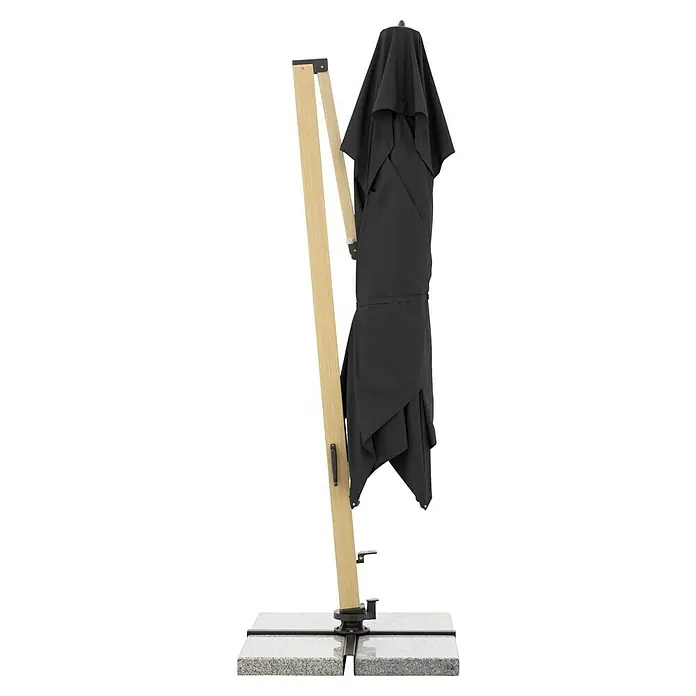 Doppler Alu Wood Ampelschirm Ultra XL - Anthrazit, Bespannungsmaß (L x B): 300 x 400 cm - Ein geschlossener, schwarzer Sonnenschirm mit einem hellbraunen Holzständer und einem grauen Marmorfuß, der Stabilität bietet.