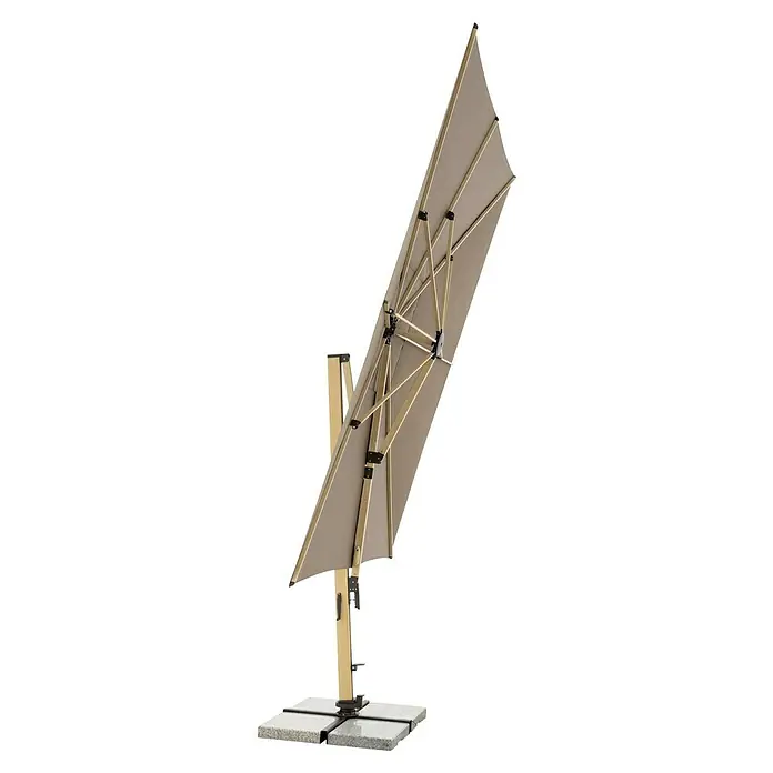 Doppler Alu Wood Ampelschirm Ultra XL - Greige, Bespannungsmaß (L x B): 300 x 400 cm - Nahaufnahme eines eleganten, quadratischen Sonnenschirms in Beige mit robustem Metallrahmen und stabilem Steinfuß für den Außenbereich.
