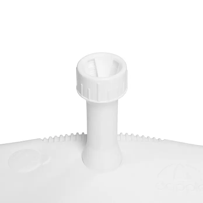 Derby BalkonschirmständerL x B: 49 x 37 cm, Für Rohrdurchmesser: 1,9 cm - 3,3 cm - Nahaufnahme eines weißen Wasserhahnaufsatzes, der Teil eines sanitären Produkts ist und eine saubere, moderne Ästhetik aufweist.