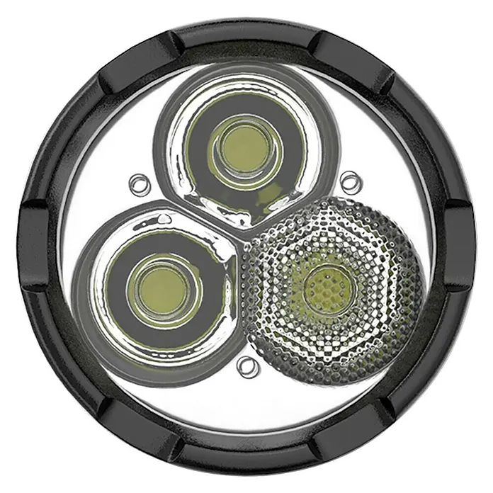 Energizer Linterna Tactical Ultra - 200 lm - 1.000 lm, IPX7 - Primer plano de una linterna con tres LED, diseñada para una iluminación brillante y enfocada.