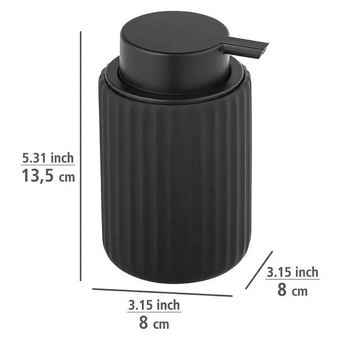 Wenko Belluno Seifenspender - Keramik, Schwarz - Bild eines schwarzen Seifenspenders mit den Maßen 13,5 cm Höhe und 8 cm Durchmesser.