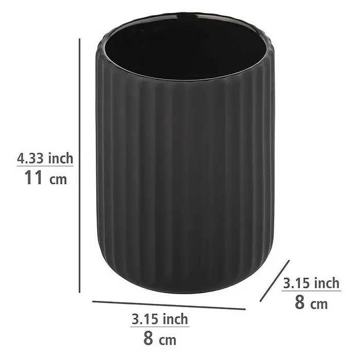 Wenko Belluno Zahnputzbecher - Durchmesser: 8 cm, Keramik, Schwarz - Schwarzer gerippter Keramikbecher mit Höhen- und Durchmesserangaben zur Produktinformation.