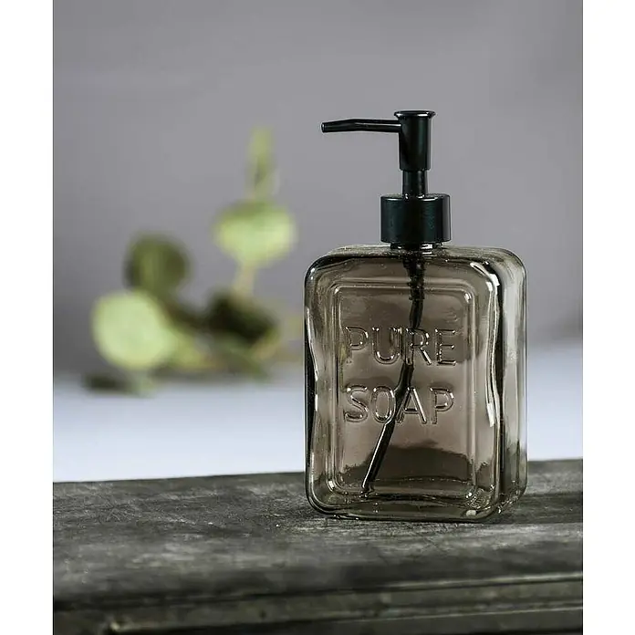 Wenko Seifenspender Pure Soap - Glas, Grau - Quadratischer Seifenspender aus grauem Glas mit schwarzer Pumpe und dem Schriftzug "Pure Soap".