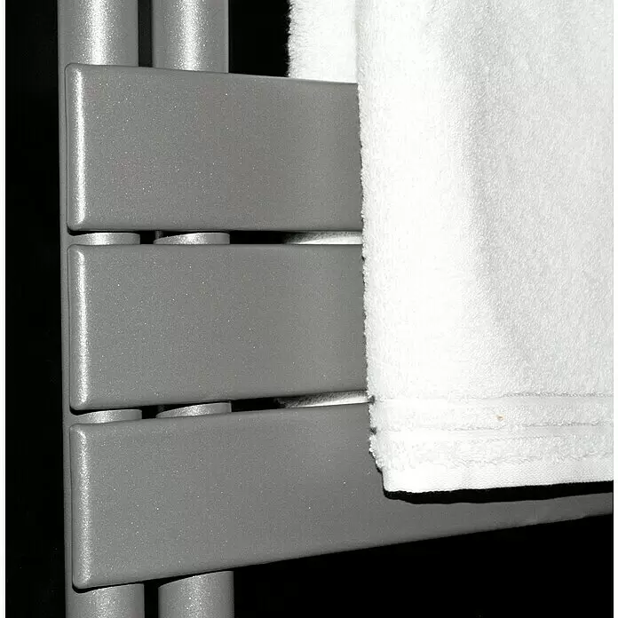 Szagato Designheizkörper Chicago - B x H: 500 x 1.750 mm, Wärmeleistung bei Vorlauftemperatur von 75 °C (D: 50): 740 W, Moonstone - Detailaufnahme