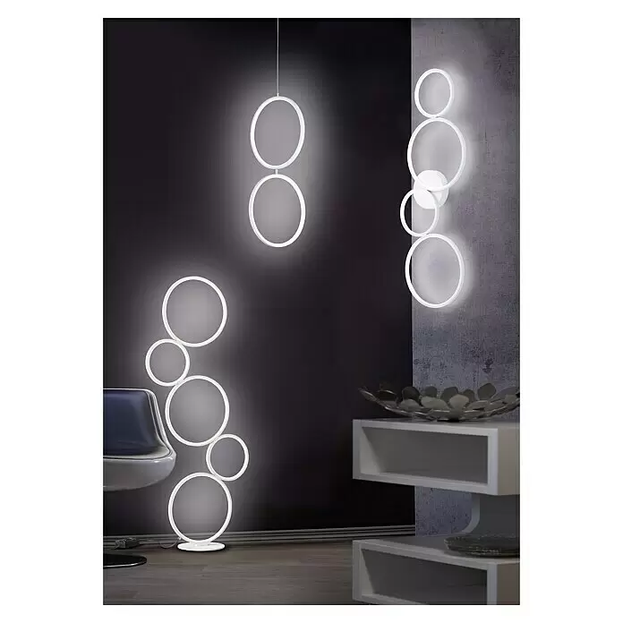 Trio Leuchten Rondo LED-Deckenleuchte - 37 W, L x B x H: 34,3 x 97 x 5,5 cm, Weiß matt, Warmweiß - Set moderner LED-Ringlampen: Hänge-, Steh- und Wandleuchte, leuchtend weiß in einem zeitgenössischen Raum.