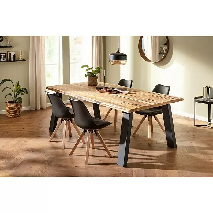 Exclusivholz Tischplatte mit Waldkante - Teak, 200 x 80 x 2,6 cm - Ein Esstisch aus Holz mit schwarzen Beinen und vier schwarzen Stühlen mit Holzbeinen in einem Esszimmer.