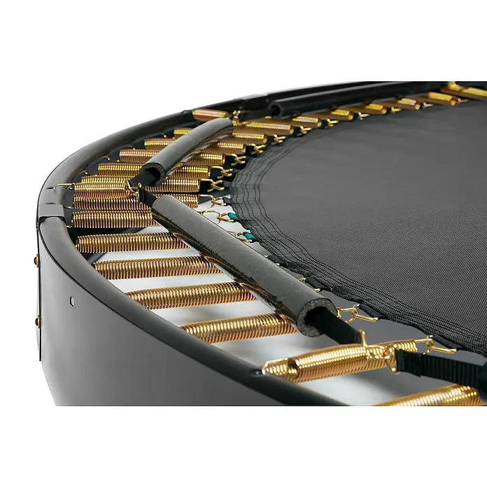 Salta Trampolin Royal Baseground - Durchmesser: 396 cm, Schwarz - Detailaufnahme eines runden Gartentrampolins mit Federn und gepolstertem Rand, ideal für Outdoor-Aktivitäten und Spaß im Freien.