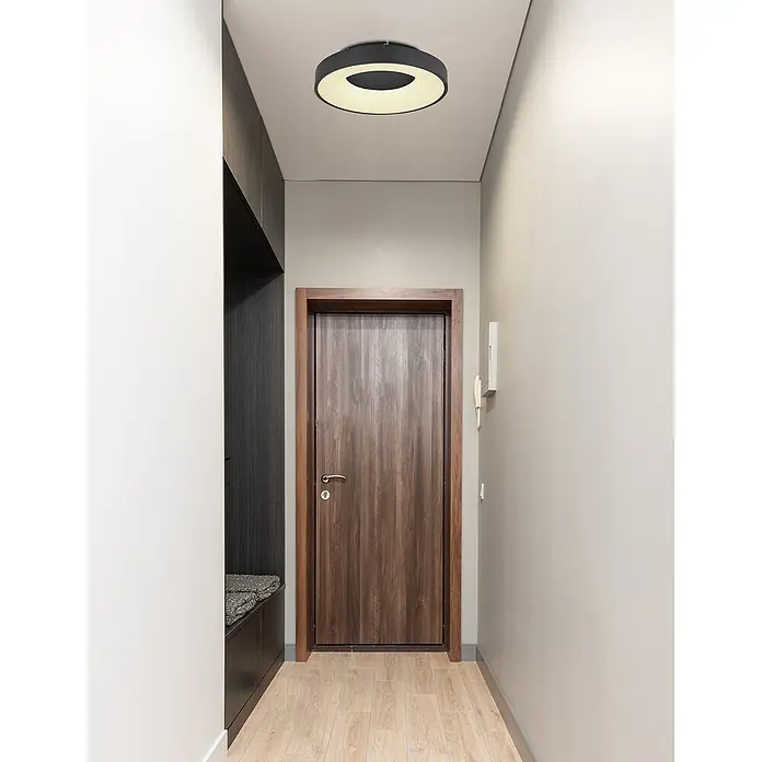 Globo Plafón LED redondo Jolly - 30 W, Negro, Blanco frío - Pasillo luminoso con una moderna lámpara de techo redonda que proporciona una iluminación agradable. La lámpara es un punto focal elegante.