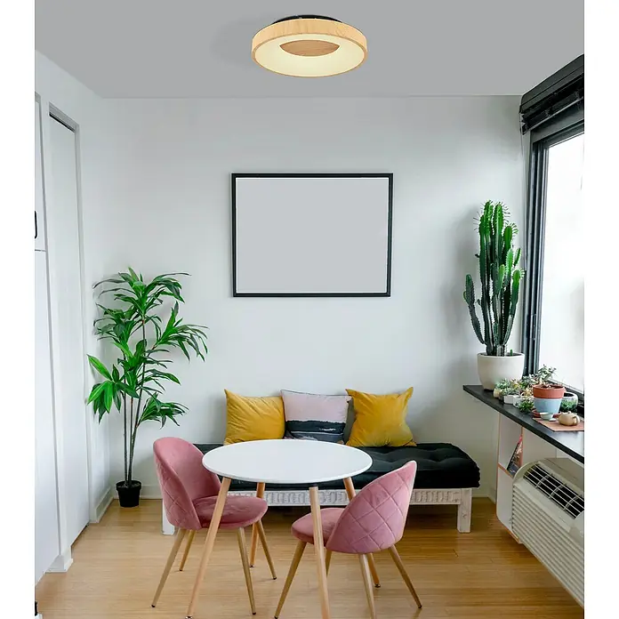 Globo LED-Deckenleuchte rund JOLLI - 30 W, Holz, Warmweiß - Diese Aufnahme zeigt eine moderne LED-Deckenleuchte mit Holzdekor, die ein warmes und einladendes Licht in einem stilvollen Interieur verbreitet.