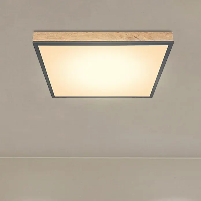 Globo Doro LED-Panel Holzoptik - 24 W, 45 x 45 cm, Holzoptik/Graphit, Mehrfarbig - Eine moderne quadratische Deckenleuchte mit einem Holzrahmen und einer sanft leuchtenden Fläche, die eine warme Atmosphäre schafft.