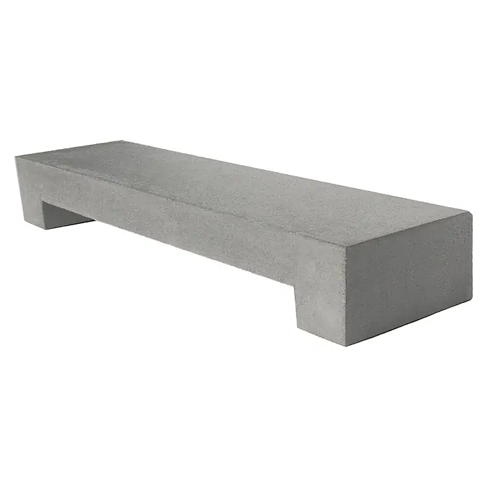 Diephaus Hohlblockstufe - 120 x 32 x 16 cm, Grau, Beton - Diese Aufnahme zeigt eine stilvolle Betonbank, die sich ideal für moderne Außenbereiche eignet und durch ihr schlichtes Design besticht.