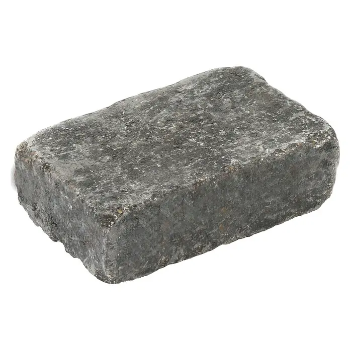 Diephaus Pflasterstein Austin - Basalt, 28 x 21 x 7 cm, Rechteckig - Bild eines einzelnen Pflastersteins. Der Stein ist grau und rau mit einer rechteckigen Form. Ideal für den Garten- und Landschaftsbau.