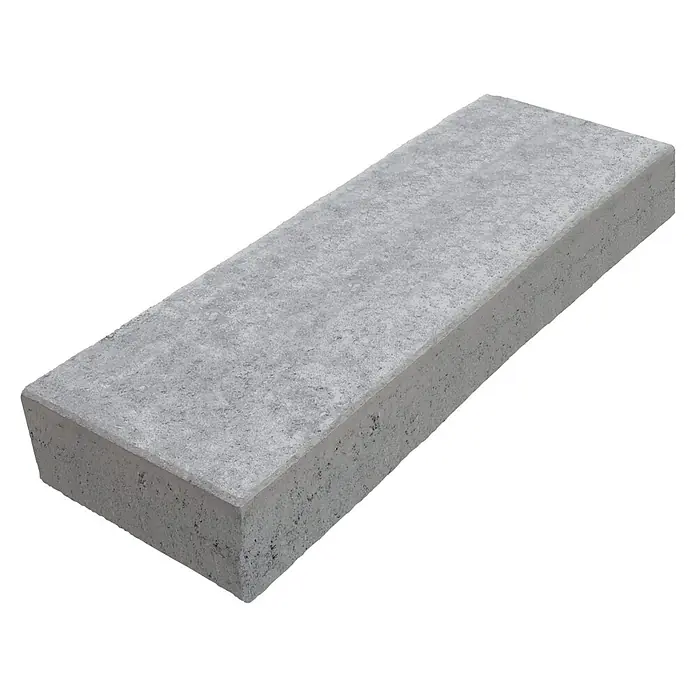 Diephaus Blockstufe - 120 x 40 x 14 cm, Grau, Beton - Nahaufnahme eines grauen Pflastersteins, der eine robuste und dennoch moderne Ästhetik für Außenbereiche bietet.