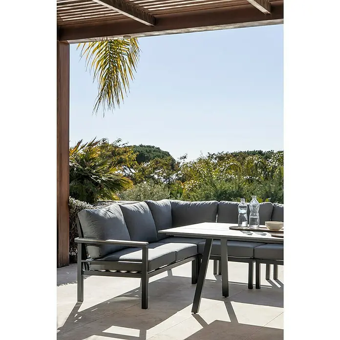 Conjunto de muebles Simona - 7 pzs., Acero/Polywood, Gris oscuro - Un conjunto de salón gris con mesa en una terraza, ideal para horas de relax al aire libre. Diseño elegante y gran confort se unen.