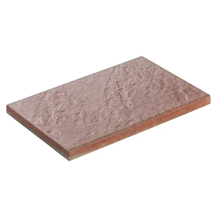 Diephaus Terrassenplatte Glandale - 60 x 40 x 4 cm, Rot, Beton - Nahaufnahme eines einzelnen roten Pflastersteins mit rauer Oberfläche, ideal für Gartenwege und Terrassen.