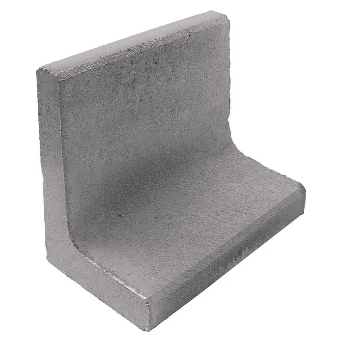 Diephaus L-Stein - 40 cm, 40 cm, Stärke: 7 cm, Grau - Nahaufnahme einer L-förmigen Betonbordsteinkante, die für robuste Bau- und Landschaftsbauprojekte entwickelt wurde.