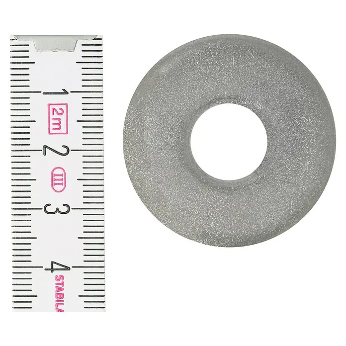 Profi Depot Bauscheibe A2 - Außendurchmesser: 40 mm, 50 Stk., Edelstahl - Nahaufnahme eines Isolierringes aus Kunststoff neben einem Messlineal zur Größenanzeige.