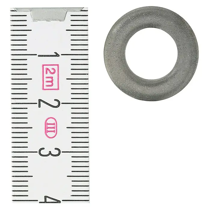 Profi Depot Unterlegscheibe A2 - Außendurchmesser: 20 mm, 100 Stk., Edelstahl - Nahaufnahme einer Metallscheibe mit einer Breite von ca. 3 cm, gemessen mit einem Lineal. Die Unterlegscheibe ist silberfarben und hat ein Loch in der Mitte.