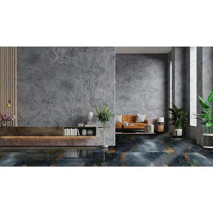 Feinsteinzeugfliese Marmor Marvella - 60 x 120 cm, Anthrazit/Blau, Glänzend - Wohnzimmer mit grauen Wänden, einem Lowboard und Pflanzen. Der Raum wirkt modern und einladend.