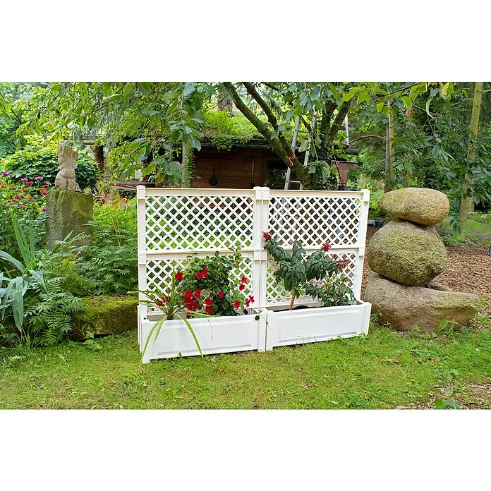KHW Pflanzkasten - Außenmaß (L x B x H): 100 x 43 x 140 cm, Kunststoff, Weiß, Mit Zentralspalier - Ein rechteckiger, weißer Pflanzkasten mit Rankgitter, bepflanzt mit roten Blumen, steht im Garten.