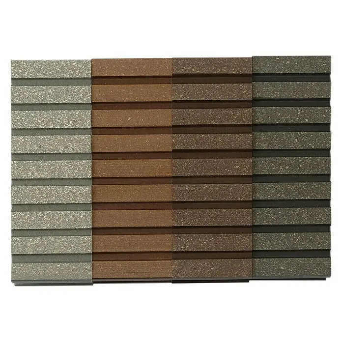 Kovalex Terrassendielenmuster Exklusiv - Gebürstet - Nahaufnahme verschiedenfarbiger Verbundholz-Terrassendielen, die eine moderne Textur und langlebige Bauweise für Außenbereiche bieten.