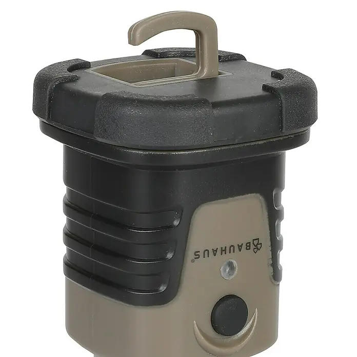 BAUHAUS Campinglampe Laterne Mini - 7,4 x 7,2 x 14 cm, 100 lm - Nahaufnahme einer tragbaren Bauhaus-Campinglampe mit Haken, ideal für Outdoor-Aktivitäten und Notfälle.