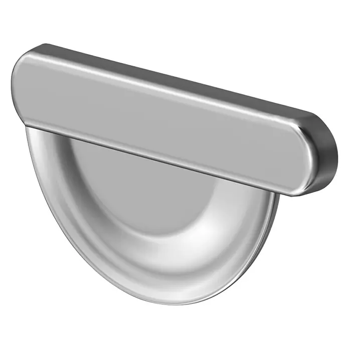 Sarei Rinnenendstück - Nennweite: 100 mm, Links, Zink, Rund - Nahaufnahme einer glänzenden, silberfarbenen Dachrinne, die das Licht reflektiert und ihre Form betont. Ideal für moderne Gebäude.