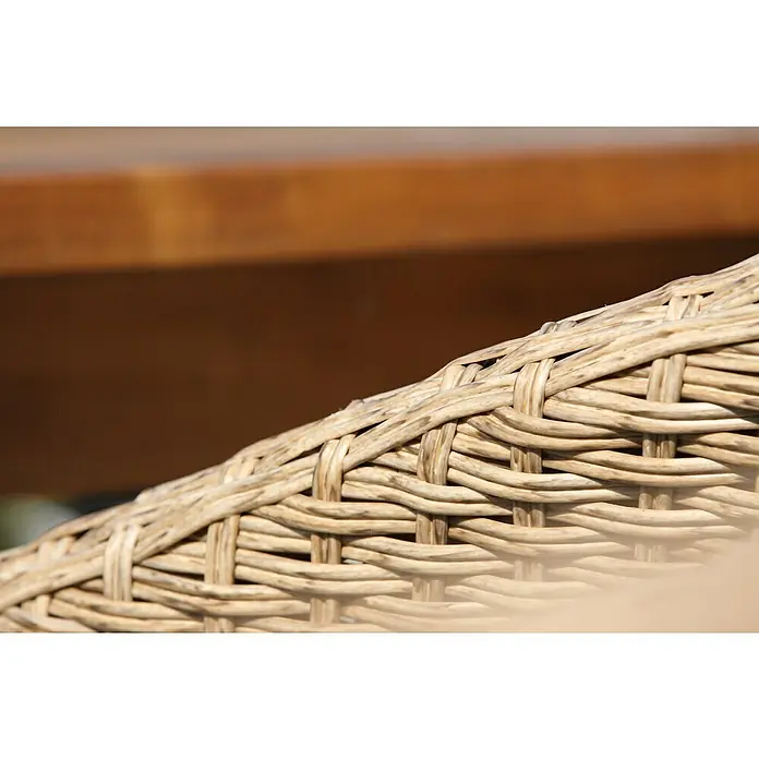 Acamp Gartenmöbel-Set Atacama - 5 -tlg., Aluminium, Polyrattan, Polyester, Braun - Nahaufnahme von einem geflochtenen Weidenkorb, der eine rustikale und natürliche Textur zeigt.\n