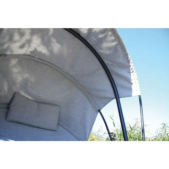 Acamp Hängesessel Moon - L x B x H: 124 x 100 x 185 cm, Stahl, Polyester, Grau - Nahaufnahme des grauen Stoffdachhimmels einer Hängematte mit einem schwarzen Metallrahmen vor einem blauen Himmel.