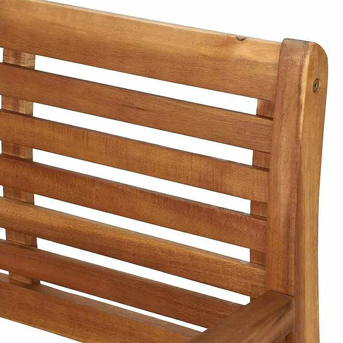 Siena Garden Gartenbank Lovera - B x T x H: 120 x 59,5 x 90 cm, Akazienholz, Natur, Klappbar - Detailansicht einer Gartenbank aus Holz mit Lattenmuster und Armlehne, die Stabilität und Komfort im Freien bietet.