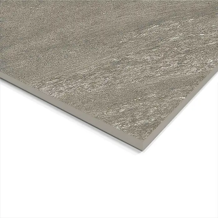 Atlas Concorde Solution Valmalenco Feinsteinzeugfliese Grigio - 30 x 60 cm, Grau, Matt - Nahaufnahme einer grauen Bodenfliese mit rauer Textur und matter Oberfläche, ideal für moderne Innenräume.