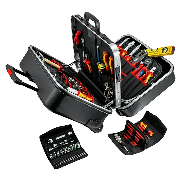 Knipex Werkzeugkoffer Big Twin Move Elektro - L x B x H: 290 x 520 x 435 mm, 63 -tlg. - Werkzeugkoffer mit einer Vielzahl von Werkzeugen, darunter Schraubenschlüssel, Zangen, Schraubendreher und ein Hammer. Der Koffer ist robust und leicht zu transportieren.