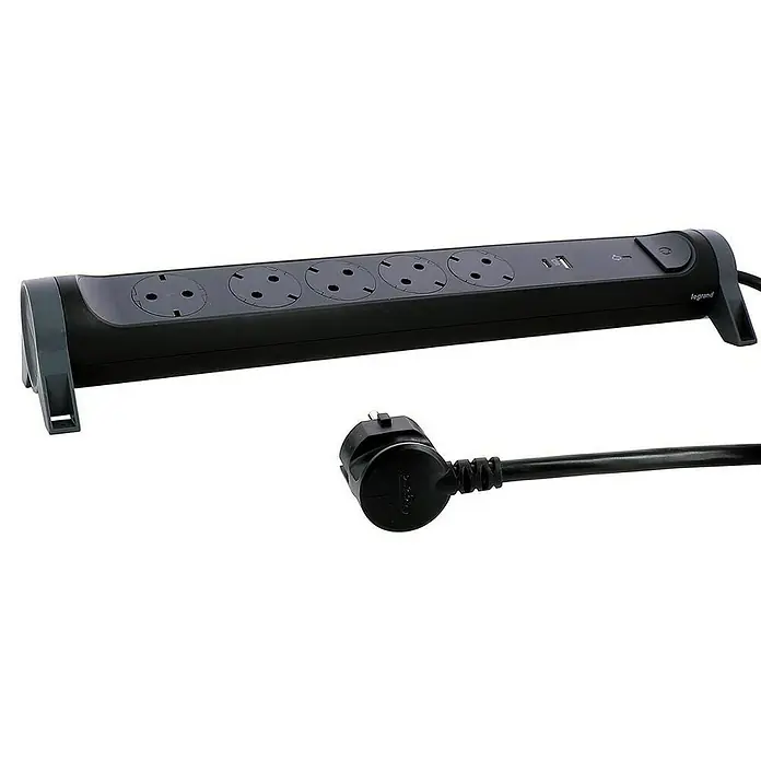 Legrand Base de enchufe múltiple con USB - x 5, Negro, Longitud del cable: 1,5 m, IP20, Con interruptor - Una regleta negra Legrand con múltiples enchufes y puertos USB junto con un enchufe de alimentación acompañante.
